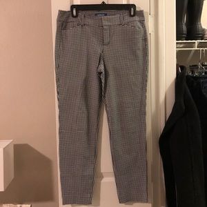Old Navy Checkered Pixie Mid-Rise Pant